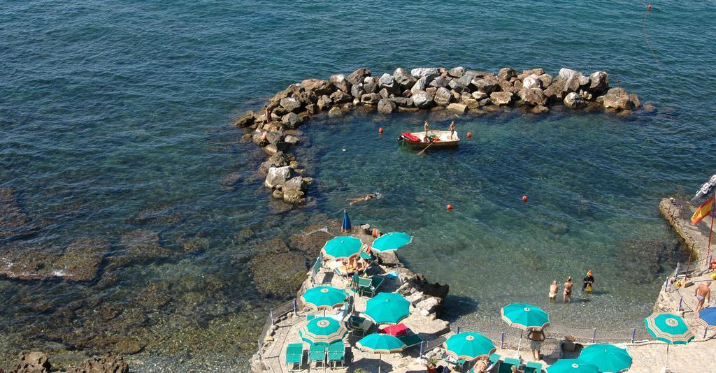 Hotel Esperia ピオンビーノ エクステリア 写真