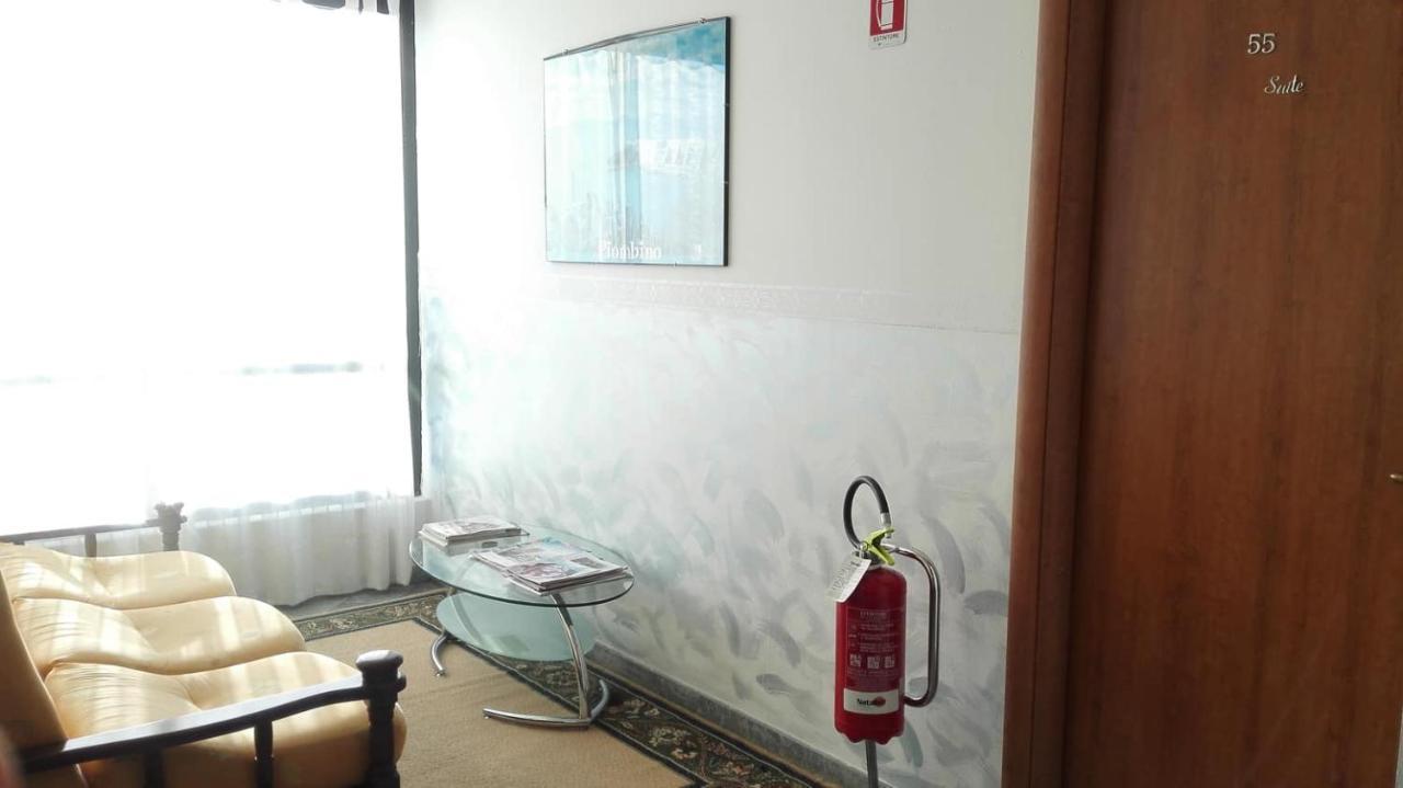 Hotel Esperia ピオンビーノ エクステリア 写真